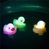 Mini anatre lampeggianti Giocattoli illuminati a LED Giocattoli da bagnetto per bambini Giocattoli luminosi Vasca da bagno per bambini Anatre galleggianti luminose 461 Y2 ZZ