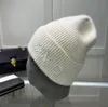 Классическая шерстяная вязаная шапка Женская дизайнерская шапка-бини кашемировая вязаная шапка с логотипом Официальная зимняя теплая шапка 1:1 для мужчин
