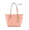 2023 Luxe designer tas klassieke dames tas mode letters handtas kruislichaam schoudertas grote capaciteit messenger tote full-korrel litchi koppelingsporta m001