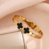 Designer Armband Klavertje Vier Armbanden Elegante Mode Gouden Agaat Shell Bangle Moeder Vrouwen Meisjes Paar Vakantie Verjaardagsfeestje Geschenken