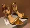 24SS Luxus Vorhängeschloss Spitze Nackte Sandalen Schuhe Frauen Lock Key Metall Stiletto Heels Gold Kette Link Sexy Lady Party Hochzeit Kleid EU35-43 Original Box