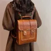 Sırt çantası çantaları Vintage Sarılma Kadınlar Sırt Çantası 2023 Trend Tasarımcı Yüksek Kapasiteli Kolej Kızları Scoun Tag Kadın Bagstylishhandbagsstore