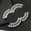 Varumärkesdesigner Brosch Pins Womens Brooche Luxury Crystal Pearl 18K Gold Plated Silver Copper Designer Jewelry Suit Laple Pin Fashion Accessories
