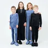 Familjsmatchande kläder AP Friday Night Collection Familj Matchande Kläder Kids pojkar flickor Baby Teen Fashion Velor Solid Dress Set Footie 231030