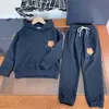 Yeni Bebek Trailtsits Çocuklar İçin Soyu Renk Sonbahar Seti 110-160 Çiçek Basılı Hoodie ve Dantel Yukarı Pantolon Oct25