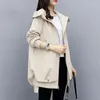 Trench da donna 2023 Primavera e autunno stile coreano kaki sciolto rilassato giacca a vento con cappuccio di media lunghezza nero cappotto di moda per le donne Top