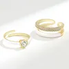 Pierścienie klastrowe Livvy Gold Color Elegancki podwójny pierścień miłości Regulowany cyrkon dla kobiet akcesoria dla biżuterii ślubnej