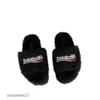 Lamb Wear Balencaiiga Sandalenschuhe Pelzige Damensandalen Slipper Modisches Shearling Schurwolle Herbst Baumwolle Winter b Plus bestickte Wolle IJ68