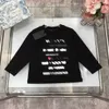 Nowe okrągłe bluzy do zaokrąglenia dla dzieci Komfort dla dzieci T-shirt z długim rękawem Rozmiar 100-160 Letter Logo Drukowanie koszulki dziecięce OCT25