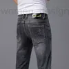 Herrenjeans Herrenjeans Designer-Luxus Leichte europäische elastische Herren-Slim-Fit-Frühlings- und Sommer-Jeans mit dünner gekämmter, weicher, kleiner Beinhose 05GQ