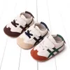 Criando First Walkers Anti-Slip Slip Shot Shoes Shoes Babyshoes Fashion Stripes 0-12m tênis de bebê