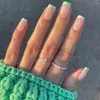 Fałszywe paznokcie proste sztuczne prasa na fałszywych końcówkach krótki paznokcie z zielonym kwiatem francuska strona