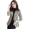 Damskie garnitury mody Stripe płaszcz Blazer Women Spring Autumn 2023 Slim Single Bluckle Zwiedź odzież żeńska swobodna kurtka marynarska