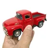 Diecast Model 1 32 Red Metal Truck Toy Vintage Mini Desktop Decorazione per bambini Regali di Natale per bambini Home Office 231030