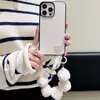 iPhone 15ケースデザイナー女性電話ケースヘアボールペンダントのかわいいフォネケース4色の贅沢な完全に囲まれたシェルフォネケースブランド