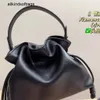 Loewwe Borse Borsa a tracolla Flamencos Luo Yijias Strato superiore Pelle bovina Piccola rete Borsa rossa Borsa a tracolla portatile Due usi Lucky Grande capacità rj