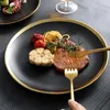 Assiettes à Steak en céramique européenne à bord doré, assiette Plate occidentale ronde noire, plat à Dessert aux fruits, vaisselle de table 10 pouces, gâteau petit déjeuner