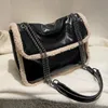 Kvällspåsar mode lambwool stor kapacitet tote designer handväskor lyx faux päl läder lapptäcke axel crossbody väska stora plånböcker 231030