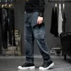 Jeans da uomo larghi da uomo taglie forti 40 44 pantaloni denim tasche moda cargo streetwear pantaloni larghi uomo fondo grande 231027