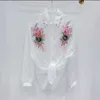 Blouses Femmes Manches longues Printemps Automne Blouse Femmes Tissu de protection solaire Broderie 3D Floral Tops Runway Pearl Diamond Shirt H409