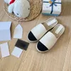 Chinelos Sandálias Designer Sapatos Slides Sliders para Mulheres Flat Slide Light Tan Bege Branco Preto Rosa Tecido Canvas Mulher Chinelo