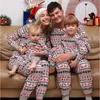 Familjsmatchande kläder julfamilj matchande pyjamas set mamma pappa barn älg tryck 2 stycken passar baby romper mjuk sömnkläder familj look xmas gåva 231031