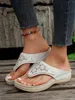 Terlik Satışta Kadın Ayakkabı 2023 Yüksek Kaliteli Temel Kadın Yaz Flip Flops Kadın Ayakkabı Vintage Açık Ayak parmağı Kama terlik