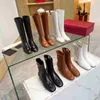 Fashionable thick soled Martin boots are both comfortable and casual for women, and everyone likes to wear them every year. Wearing them looks cool 35-42