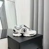 Mode lyxiga sneaker försvarare designer casual sko äkta läder märke sneakers kvinna tränare löparskor ess stövlar av varumärke W425 003