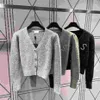 Women Cardigan Jacket Sweater Coat Letter Charm Design Sticked Jackets Casaul Långärmning Ytterkläder Luxury Designer Coats Knits239T