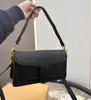 Дизайнер M59864 Crossbody Fashion идет со всем дизайном Sense Sense Bag Sack Стильная лакированная кожаная сумочка свежая и 1