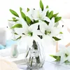 Dekorativa blommor 5st White Lily Artificial 38cm Bouquet Fake Plant Party Wedding Bridal Living Room Home Garen Decoration Real Touch