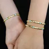 Boucles d'oreilles de collier Fonction des femmes à la chaîne de tennis des femmes Bijoux avec un bracelet à liaison de perles carrés en pierre