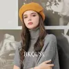 Berets Elegant Women's Vintage French Artist Berets Soft Warm Woolen Metal Button Design Stylish Painter Beret Hats Cover Head Caps 231031