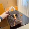 2023 Neue Stil Einkaufstasche alte Blume Flip Rucksack Mode Damen und Herren Umhängetasche Umhängetasche Paket Kupplung Handtasche Leder Messenger Pakete