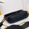 Omuz çantaları dalga tasarımcısı crossbody çanta kadın çapraz vücut çantaları kapitone ikiz setler mini yuvarlak lüks soulder purestestylishhandbagsstore