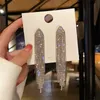 Dangle Chandelier Lats Yeni Klasik Parlak Kristal Küpeler Abartılı Uzun Püskül Rhinestone Kadın Kolye Küpe 2022 Kore Moda Takı 231031