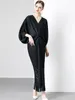 Robes décontractées Automne Miyake Mode Tassles Robe plissée Femmes Longues Manches Batwing Col V Lâche Surdimensionné Haute Stretch Robe Maxi Robes