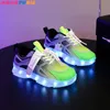 Bottes respirantes chaussures d'éclairage colorées semelle lumineuse enfants LED garçons filles baskets éclairées chargeur USB maille brillante 231030