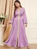 Etniska kläder Mellanöstern Arab Muslimska graciösa kvinnor Autumn Winter Abaya Dress Fullärmar Satin Belt Elegant Dubai Kaftan Robe klänningar