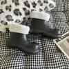 Tasarımcı Kadın Kış Botları Lüks Sıradan Ayakkabı Platformu Ayakkabı Üçlü Beyaz Siyah Üniversite Kırmızı Gül Pembe Sarı Ayak Bilgi Boot Kadınlar Kar Martin Yağmur Penklemleri