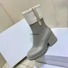 مصمم أحدث نساء Lambswool و Canvas Rain Boots PVC Black Gray Caramel Rubber Rubber Rains Shoes Cankle Boot Booties Size 35-40