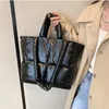 Sacos de compras Grande capacidade inverno mulher para baixo algodão fofo compras ombro lateral bolsa bolsas à prova d 'água inchado tote bolsas acolchoadas para mulheres 231031