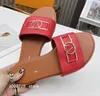 French Luxury Designer Women's Sandals Charm Open Toe Brand Shoes Vacation Beach Flatsole Shoes Casual Flip-flop Women's Designer Shoes Sliding Letter Brand Shoes V