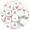 Massaggiagengive Giocattoli 10 pezzi Lettere in silicone per bambini Perline 12mm Ciuccio Alfabeto da masticare Dentizione Regali infermieristici BPA gratuito 231031