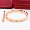 Bracelets à vis de mode de mode Titane en acier argent rose rose goldoir diamant luxe classique bijoux pour femmes 18 km bracelet en or a643a