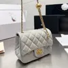 Designväska axelväska mode väska påsar kedja crossbody väska silverväska kvinnor cc lammskinn läder handväskor lyx klaff korthållare koppling plånbok