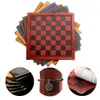 Schachspiele Schachbrett 9 Farben geprägtes Design Leder Tischspiel tragbares universelle Luxus -Checker Schach intellektuelles Spielzeuggeschenk 231031