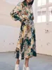 Robes décontractées VGH Hit Couleur Impression Vintage Pour Femmes Col Montant Lanterne Manches Taille Haute Bouton Épissé Robe Élégante Femme