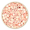Ca.4mm kubpärlor glass färg charms tjeckiska glaspärlor Kralen fyrkantiga pärlor för smycken som gör DIY -armband tillbehör Fashion smycken pärlor tjeckiska glas